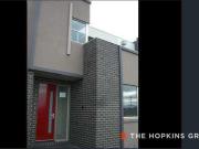 Stylish 2 Bedroom Townhouse – Low Maintenance, Prime...