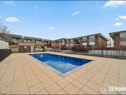 Stylish 2 Bedroom Townhouse with Modern Comforts &...