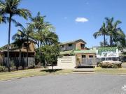 Stylish 2 Bedroom Unit in the Heart of Mermaid Waters