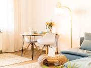 Stylish 2 room apartment with balcony & Netflix, Jena...