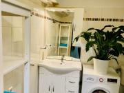 Stylish 2 room apartment with excellent transportation...