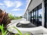 Stylish 2B2BT Apartment with Stunning City Views