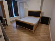 Stylish 3 Bed Furnished Flat with Modern Kitchen