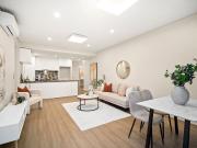 Stylish 3 Bedroom Ground Floor Apartment with Private...