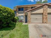 Stylish 3 Bedroom Townhouse in Quiet Edens Landing...