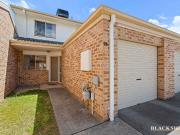 Stylish 3 Bedroom Townhouse with Golf Course Views & EV...