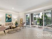 Stylish 3BR Townhouse in Breakfast Point