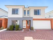 Stylish 4 Bedroom, 2 Bathroom Townhouse in a Prime Location