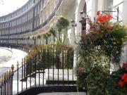 Stylish and Convenient Studio Flat with Garden Views in...