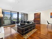 Stylish and Modern 1BR Apartment in the Heart of Sydney CBD