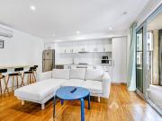 Stylish and Modern 2 Bedroom Apartment in the Heart of...