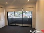 STYLISH AND SECLUDED TOWNHOUSE!