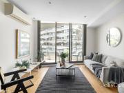 Stylish and secure retreat on the Yarra