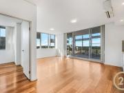 STYLISH APARTMENT COMPLETE WITH STUDY & VIEWS