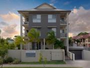 Stylish Apartment in a Prime Lifestyle Location