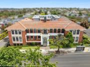 Stylish apartment in premium Geelong location