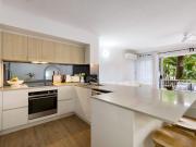 Stylish Apartment in Prime Mermaid Beach Location Furnished