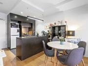 Stylish Apartment in the Heart of Abbotsford