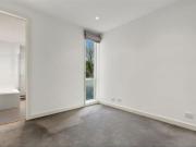 Stylish Apartment Rare Double Secure Parking Sunset Views