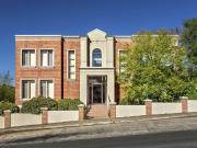 Stylish Apartment Steps from Templestowe Village 3D...