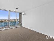 Stylish apartment with stunning views and amenities