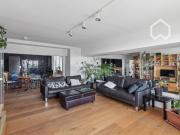 Stylish artist apartment on the 22nd floor, Berlin...