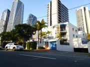 Stylish Beach Apartment in Surfers Paradise