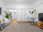 Stylish Beachside One Bedroom Apartment in the Heart of...