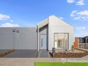 Stylish, Brand New Family Living in Clyde North