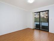 Stylish & Bright 2 Bedroom Apartment in Prime Location...