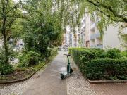 Stylish & Bright Apartment with Home Office in Central...