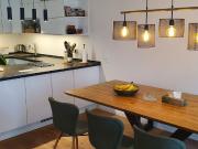 Stylish & central located flat with backyard garden,...