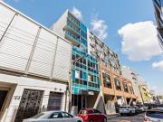 Stylish city edge living