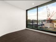 Stylish City Edge Living at Rosslyn Apartments!