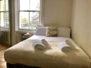 Stylish City Living: Modern One Bedroom Apartment Near...