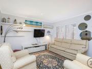 Stylish Coastal Townhouse in Exclusive Wannanup Location...