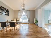 Stylish, cozy home + balcony in Kreuzberg, Berlin,...