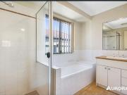 Stylish Family Living in Prime Carindale Location