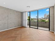 Brand New Stylish Duplex Family Living with Poolside... Brand New Stylish Duplex Family Living with Poolside...