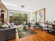 Stylish Family Town House in the Sought After Figtree...