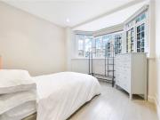 Stylish First Floor Lateral Apartment in Hyde Park