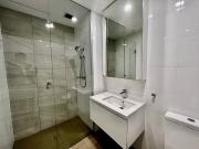 Stylish Fully Furnished 2 Bedroom Apartment with Parking...