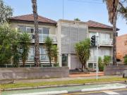 Stylish, FULLY FURNISHED Bayside Apartment in an Iconic...