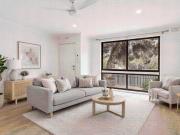 Stylish Fully Renovated Unit in Prime Mornington Location