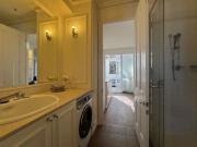 Stylish Furnished 1 Bedroom Apartment with Study,...