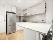 Stylish Furnished Apartment in the Heart of Melbourne CBD