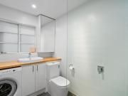 Stylish Furnished Apartment Steps from Fitzroy Garden