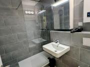 Stylish furnished studio above the treetops –...