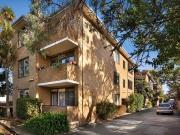 STYLISH GROUND FLOOR APARTMENT IN PRIME PARKLAND SETTING