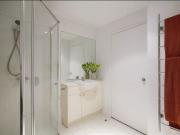 STYLISH GROUND FLOOR APARTMENT IN PRIME PORT MELBOURNE...